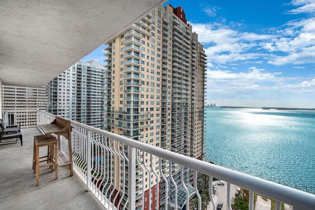 1200 Brickell Bay Drive 2202, Miami, FL 33131, Miami