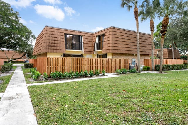 234 Charter Way, sold in Village Of Sandalwood Lakes North, West Palm Beach, FL
