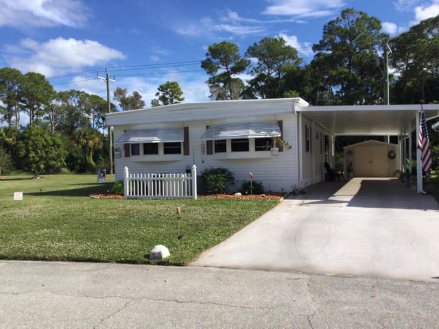 26 Mediterranean Boulevard E, sold in Spanish Lakes Leasehold Estates, Port St Lucie, FL