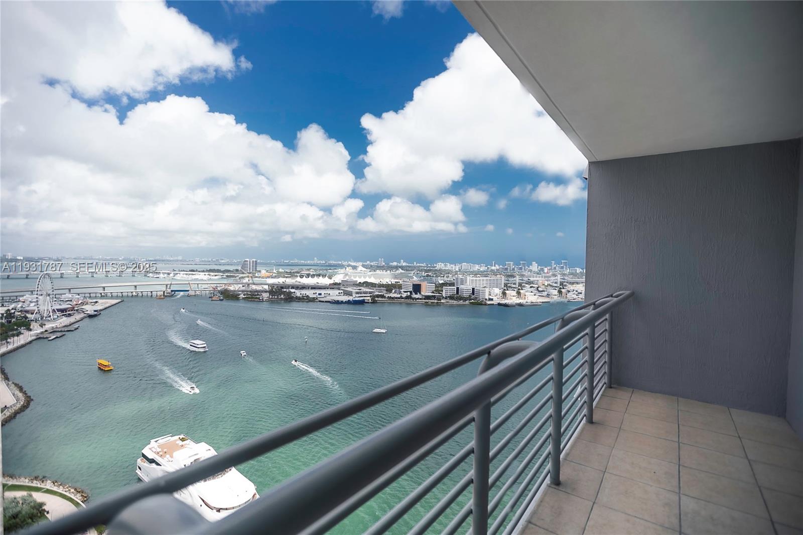 335 S Biscayne Boulevard 2710, Miami, FL 33131, Miami