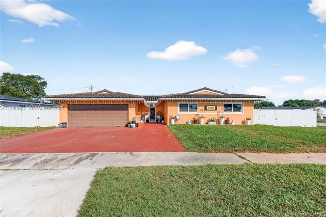 2901 NW 185th Street, Miami Gardens, FL 33056