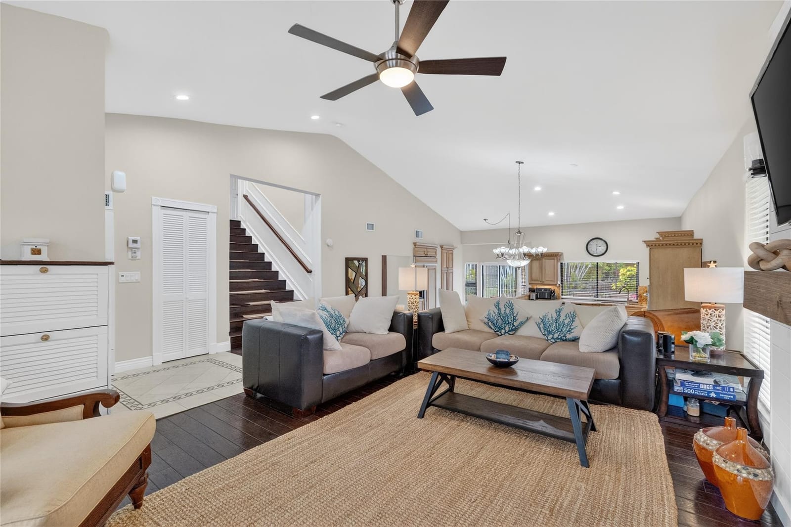 5613 NW 64th Terrace — photo 8