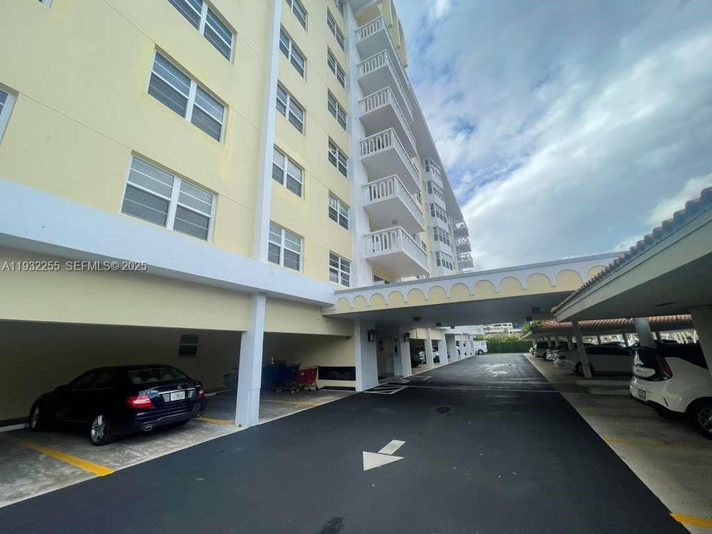 2500 NE 48th Lane 301 — photo 2