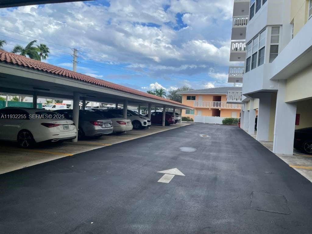 2500 NE 48th Lane 301 — photo 3