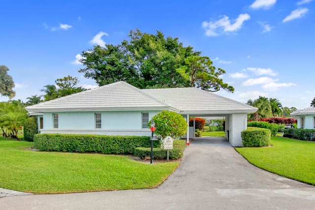 2 Slash Pine Drive, Boynton Beach, FL 33436