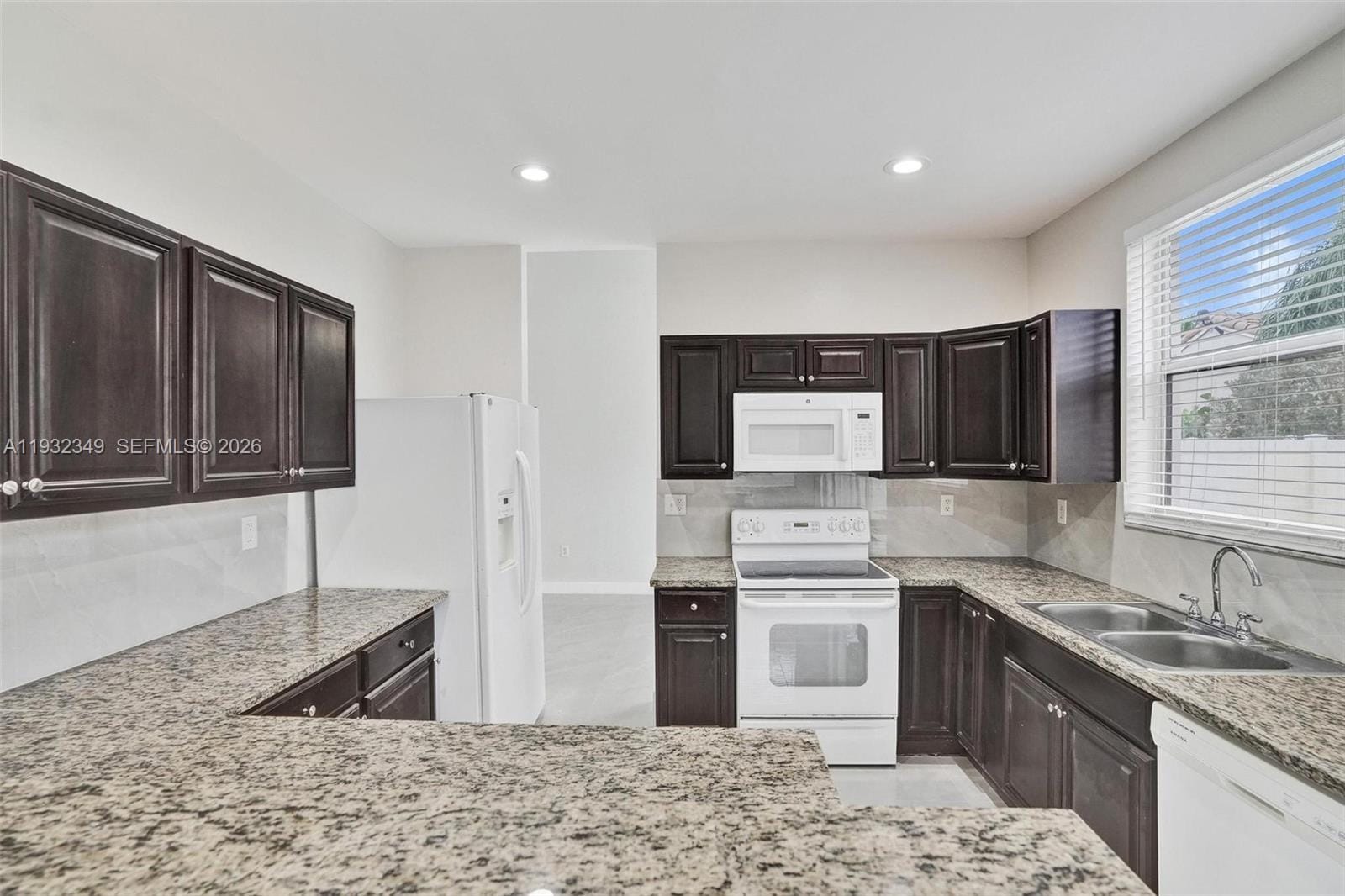 16452 NW 22nd Street, Pembroke Pines, FL 33028 photo 2
