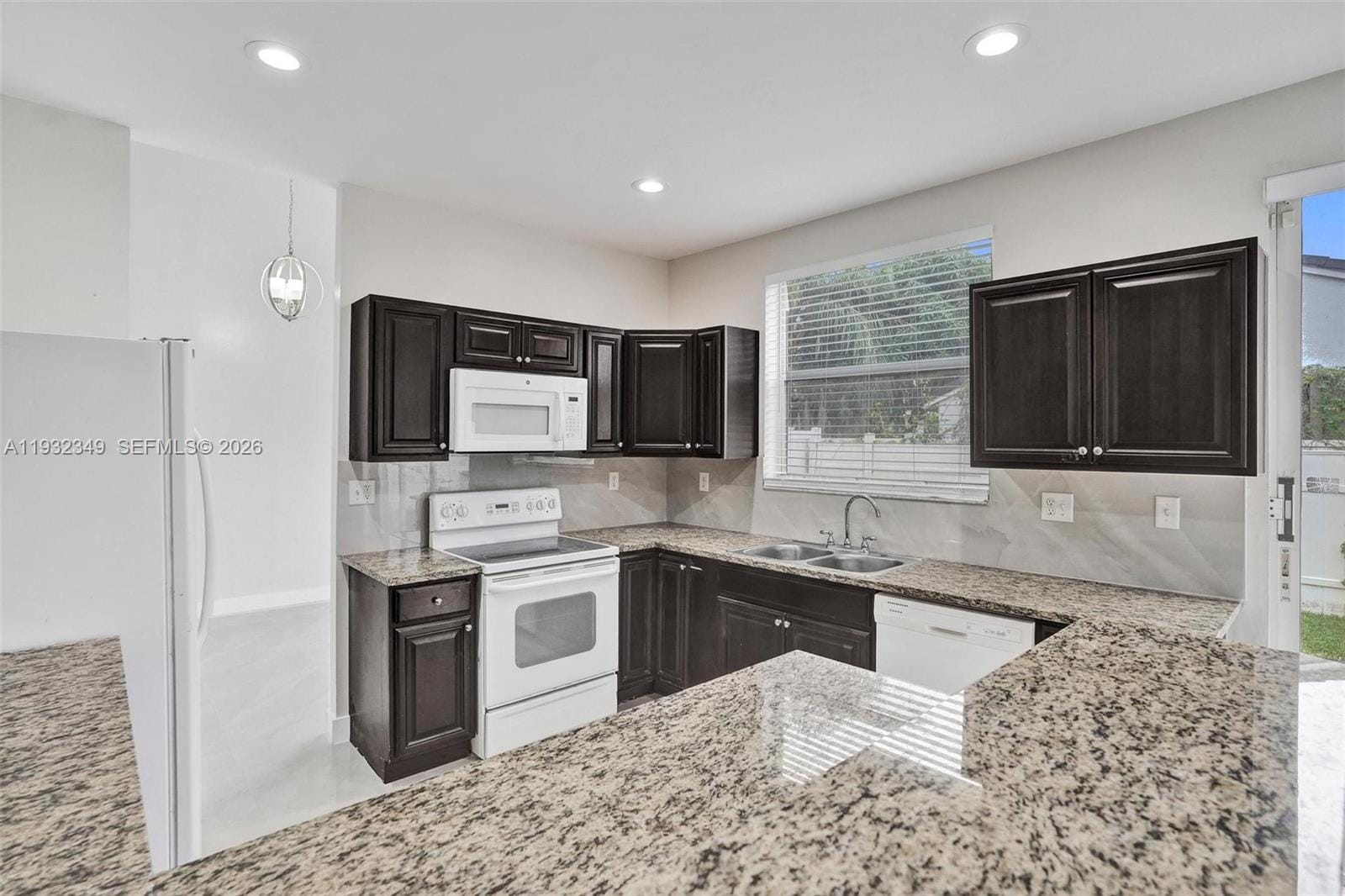 16452 NW 22nd Street, Pembroke Pines, FL 33028 photo 3