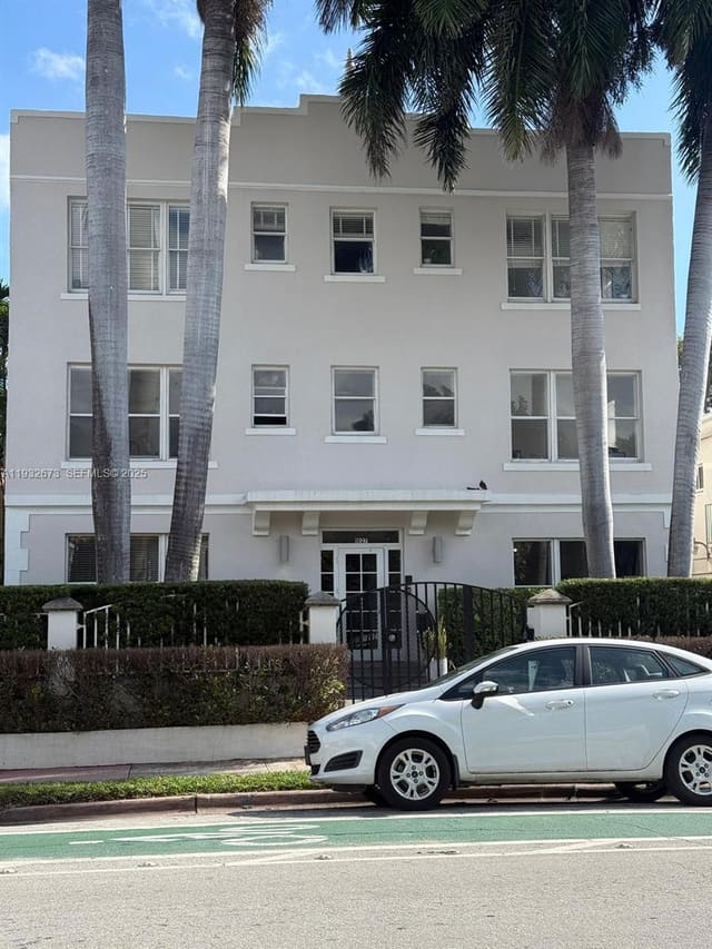 1027 Pennsylvania Avenue 301, sold in Penn Plaza Condo, Miami Beach, FL