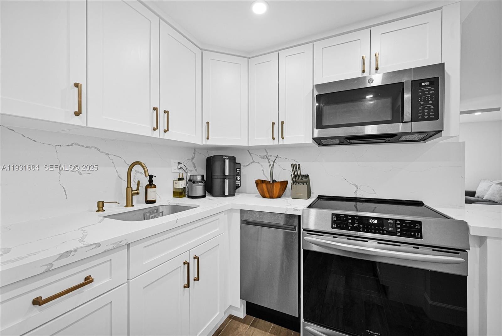 8609 SW 68th Court 24, Pinecrest, FL 33156 photo 13