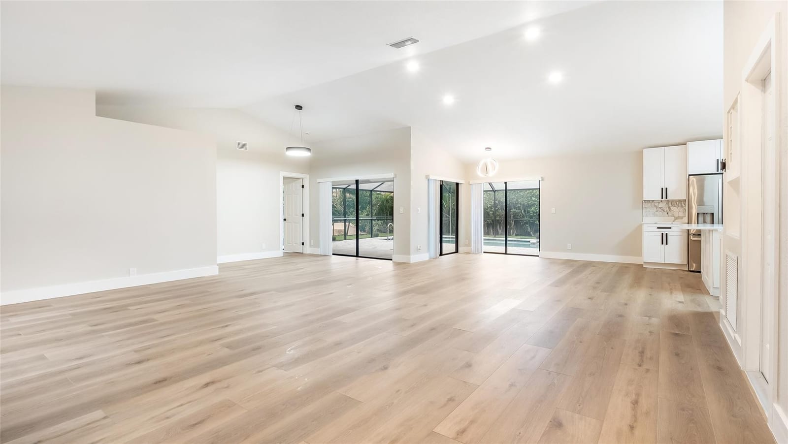 6411 NW 54th Drive — photo 3