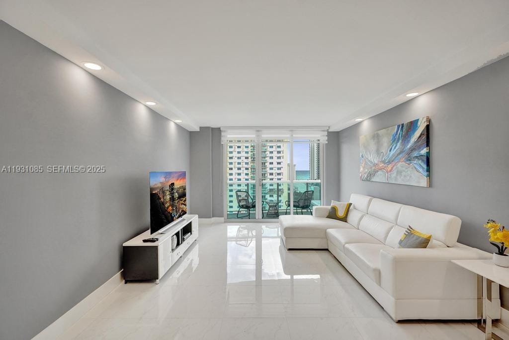 19380 Collins Avenue 1104 — photo 2