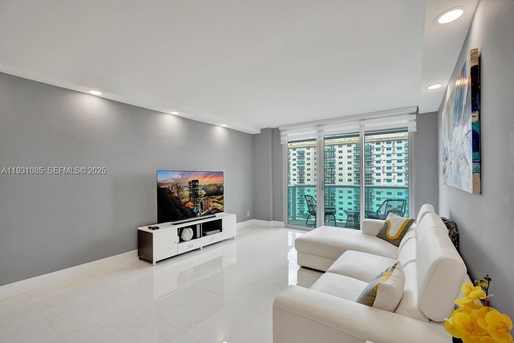 19380 Collins Avenue 1104 — photo 3