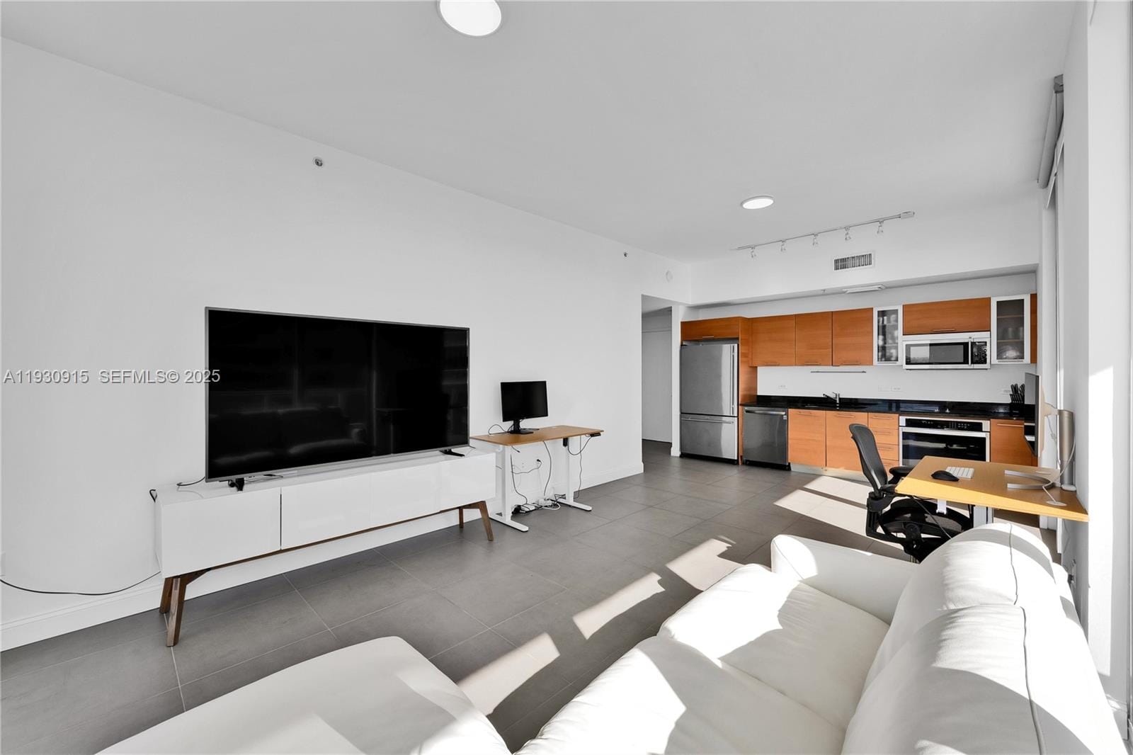 3470 E Coast Avenue H1605, Miami, FL 33137 photo 13