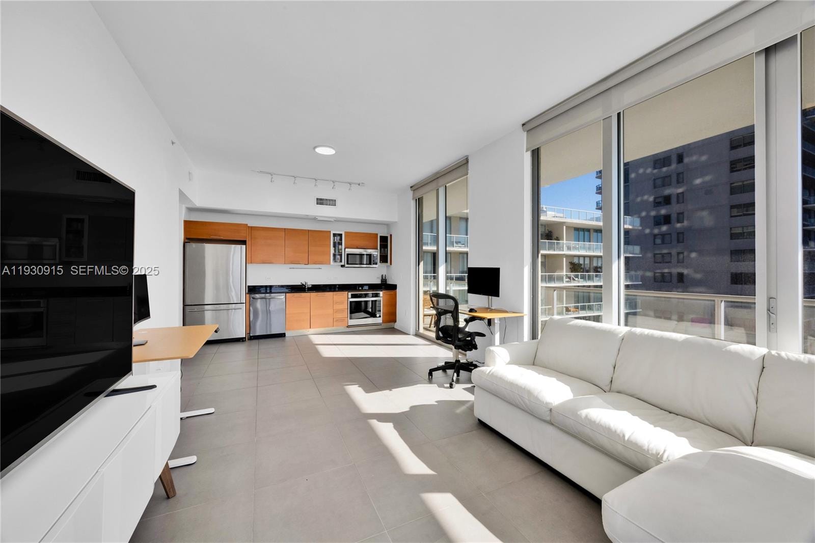 3470 E Coast Avenue H1605, Miami, FL 33137 photo 15