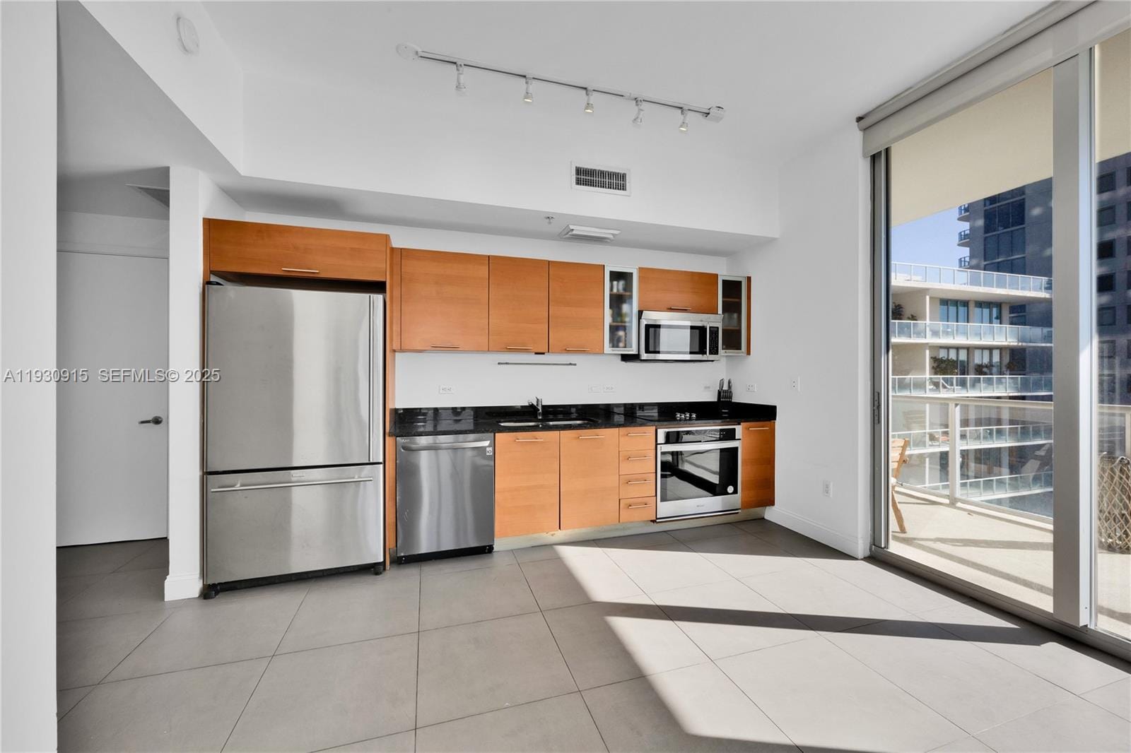 3470 E Coast Avenue H1605, Miami, FL 33137 photo 17