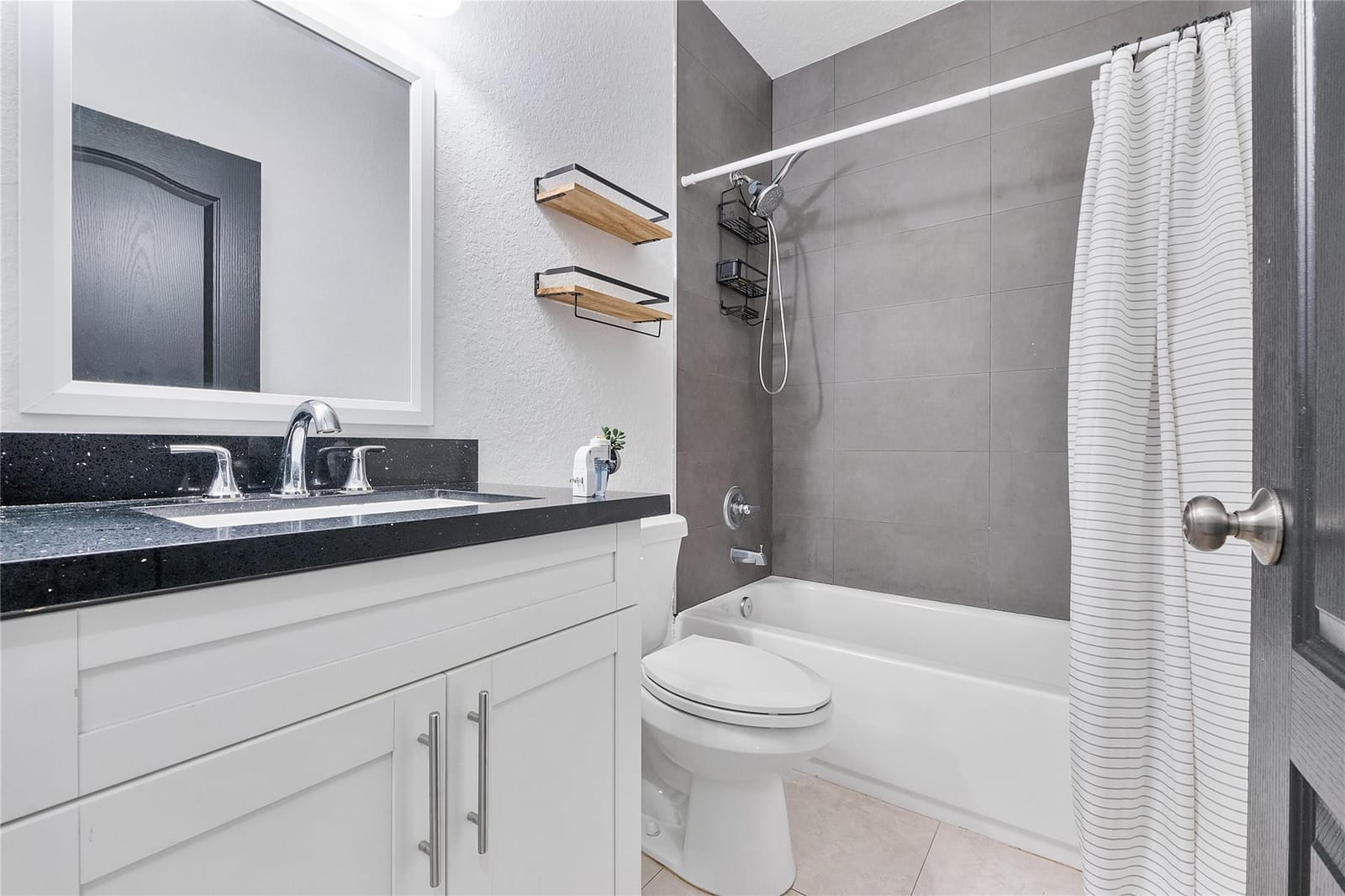 8211 NW 74th Avenue, Tamarac, FL 33321 photo 25