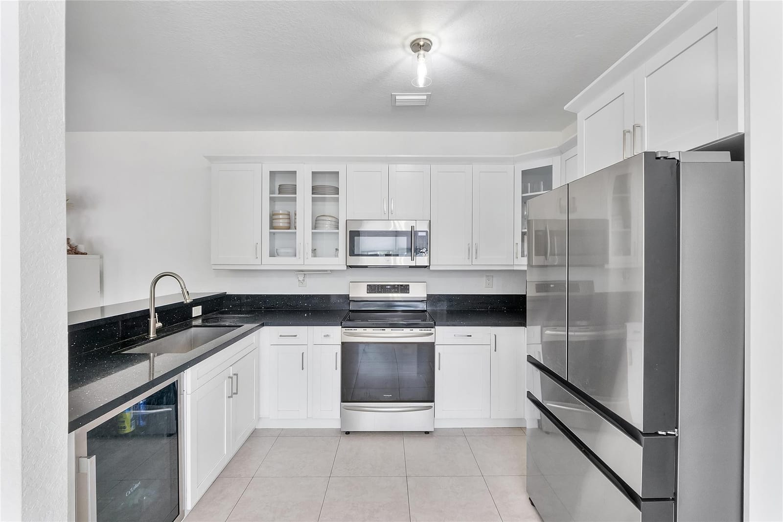 8211 NW 74th Avenue — photo 9