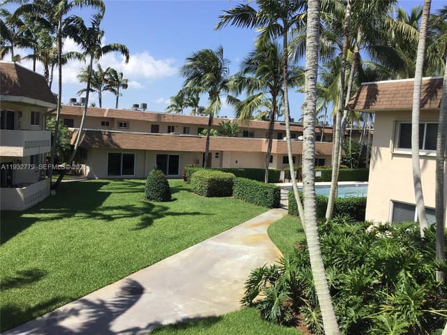 14500 SW 88th Avenue 205, sold in Villagio At Palmetto Bay, Palmetto Bay, FL