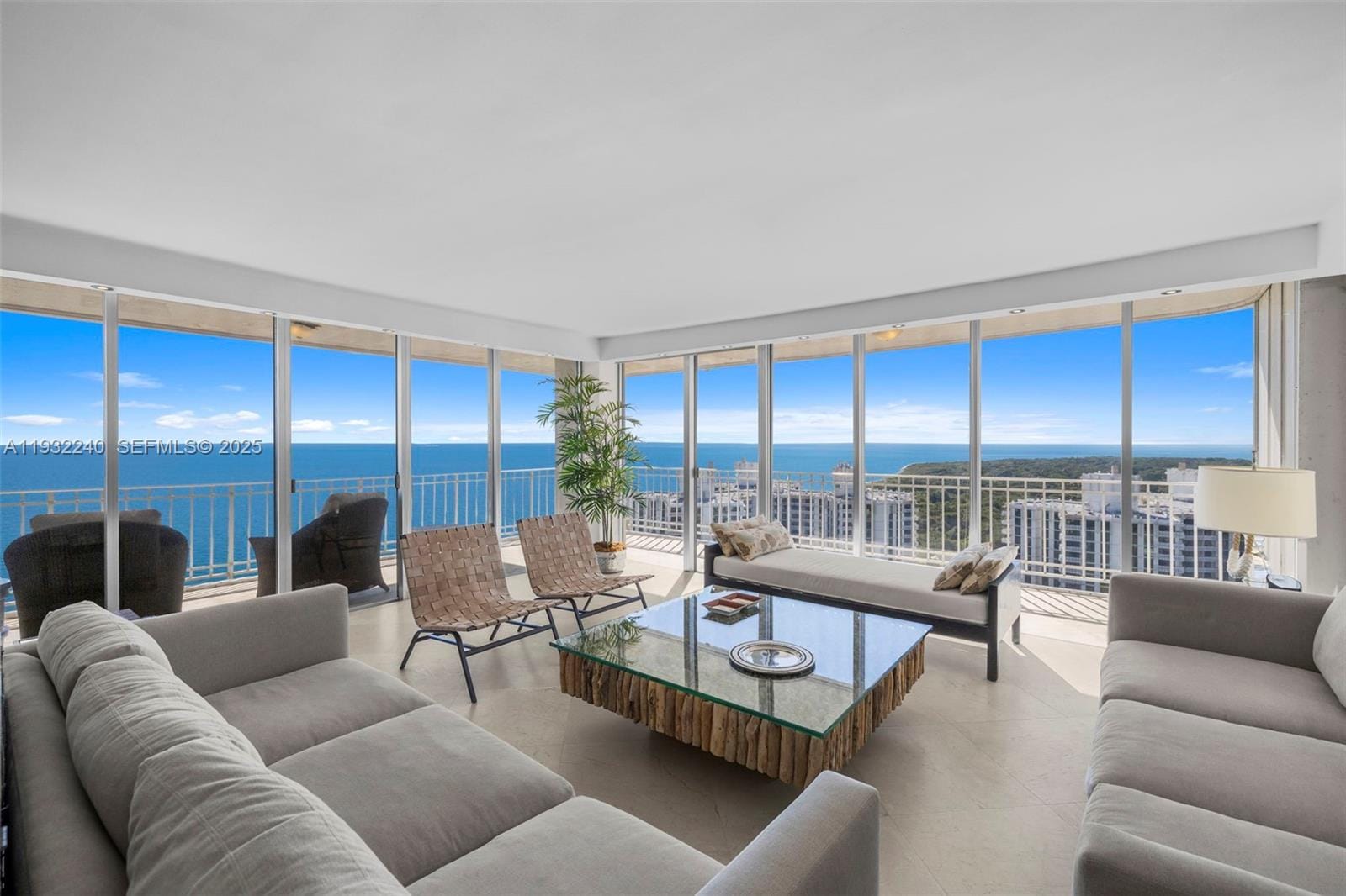 881 Ocean Drive 20A, Key Biscayne, FL 33149
