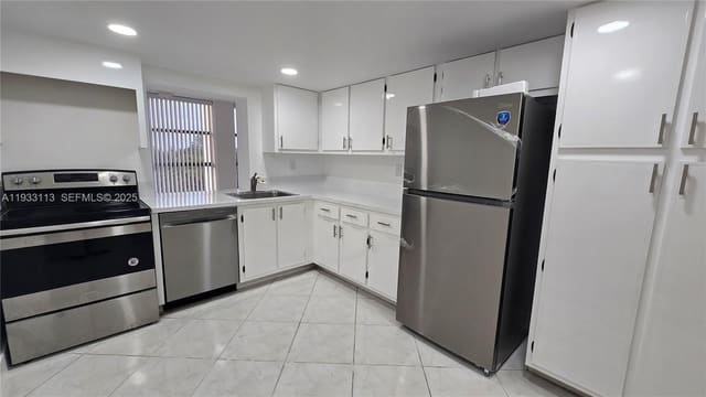 600 Parkview Drive 525, Hallandale Beach, FL 33009