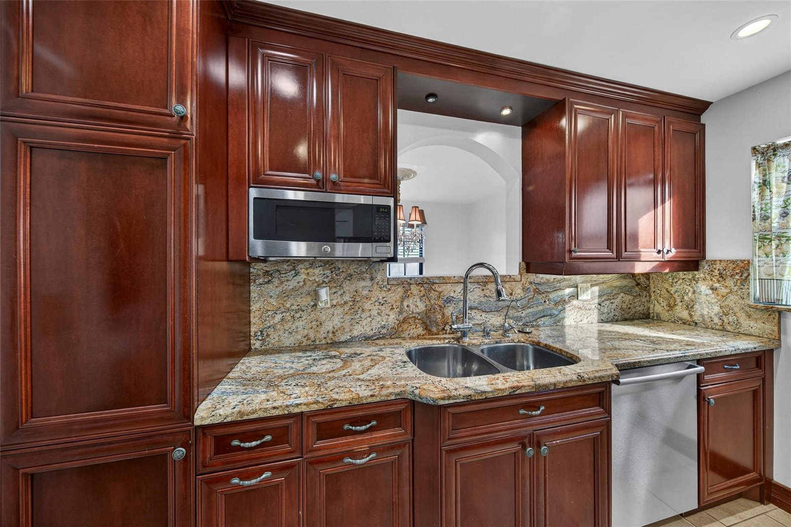 2117 NE 11th Avenue 2117, Wilton Manors, FL 33305 photo 13