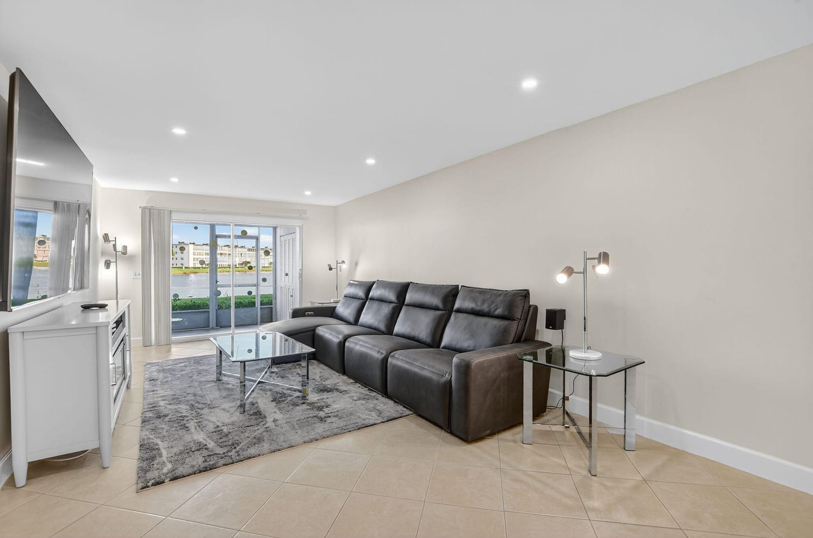 1090 Guildford E 1090, Boca Raton, FL 33434 photo 21