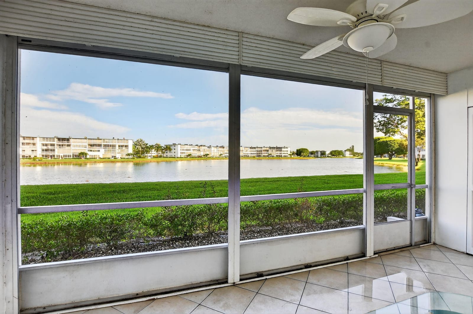 1090 Guildford E 1090, Boca Raton, FL 33434 photo 30