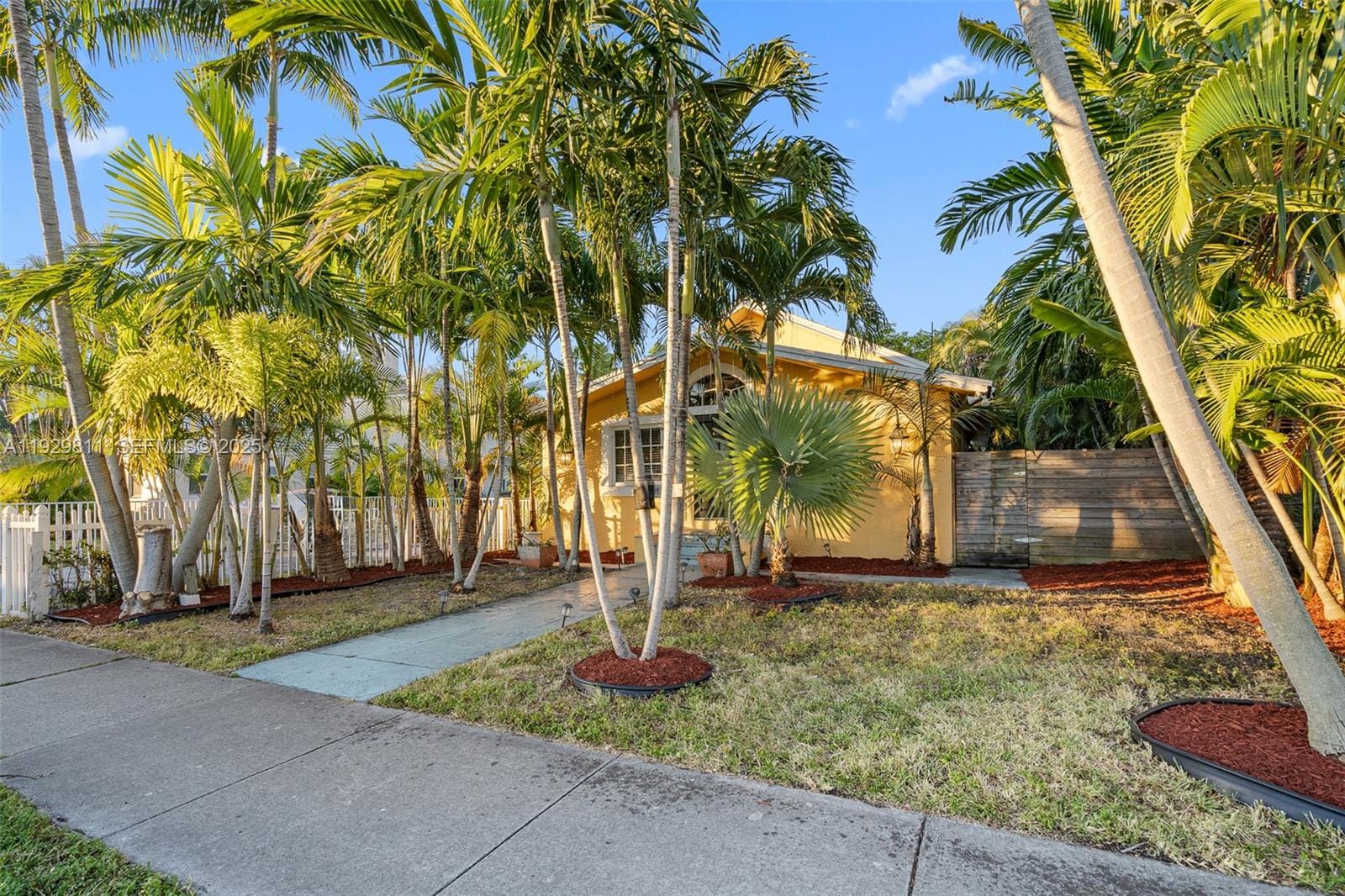 1547 Harrison Street, Hollywood, FL 33020 photo 2