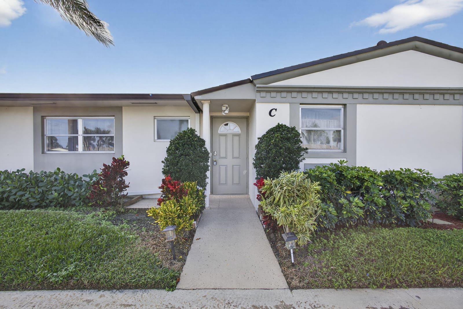 2833 Crosley Drive W C — photo 2
