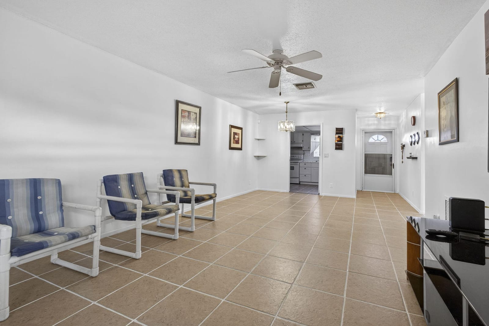 2833 Crosley Drive W C — photo 11