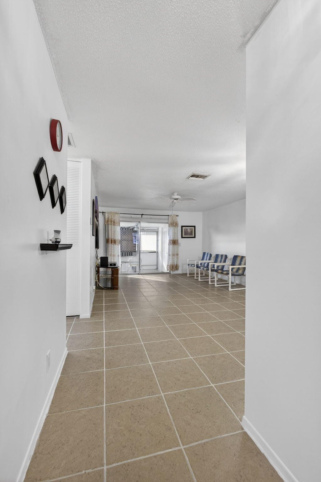 2833 Crosley Drive W C — photo 5