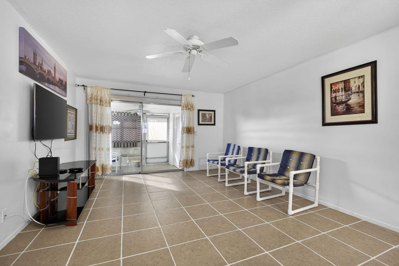 2833 Crosley Drive W C — photo 10