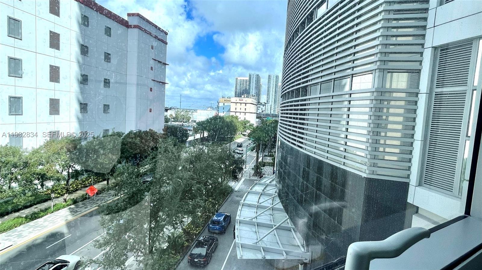 851 NE 1st Avenue 412, Miami, FL 33132 photo 16