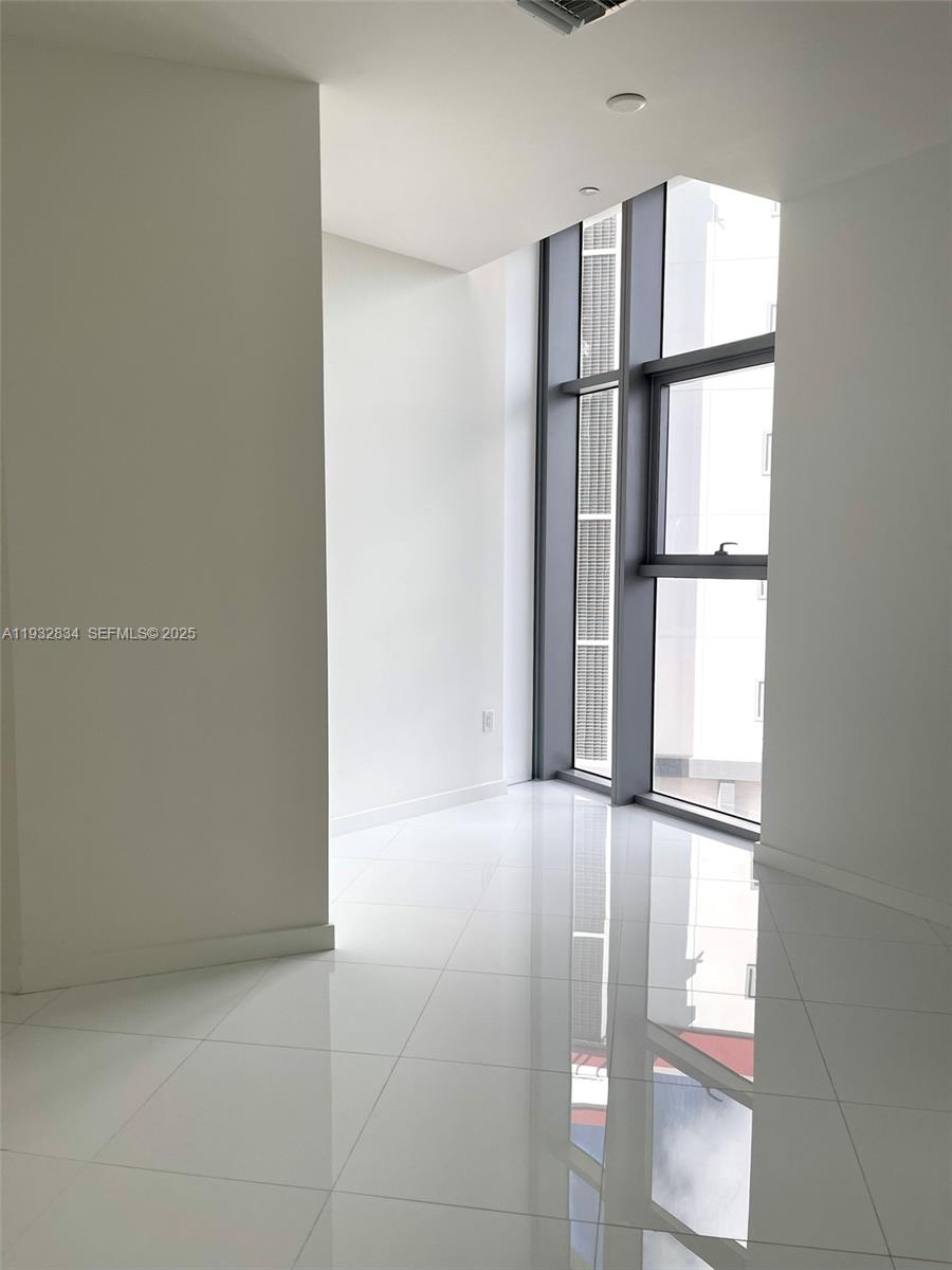 851 NE 1st Avenue 412, Miami, FL 33132 photo 21