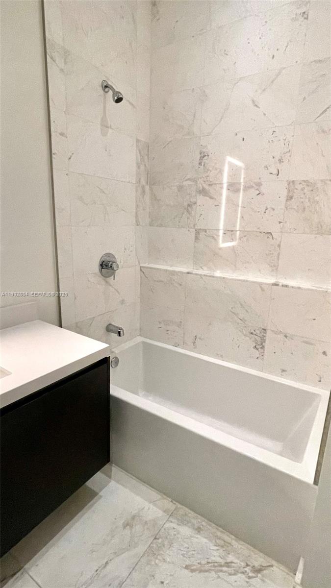 851 NE 1st Avenue 412, Miami, FL 33132 photo 26