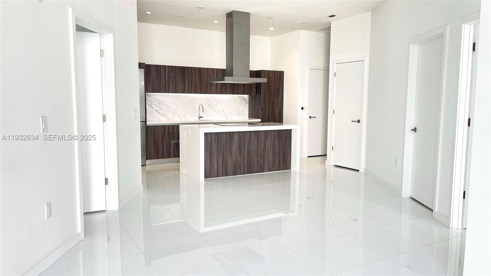 851 NE 1st Avenue 412, Miami, FL 33132 photo 4