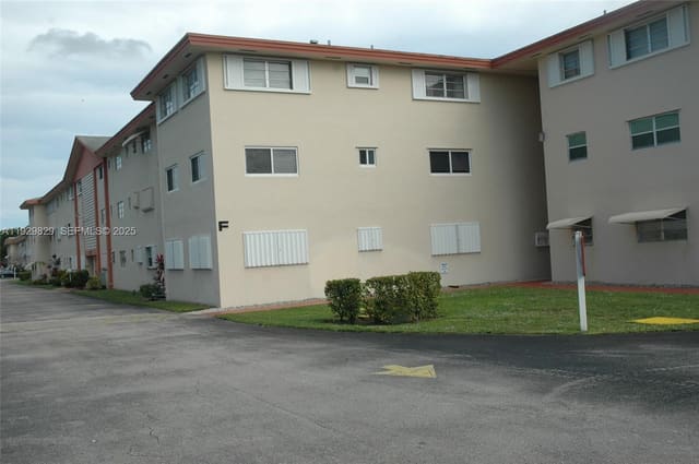 5300 Washington Street F119, sold in Beverly Hills Condo Numbe, Hollywood, FL