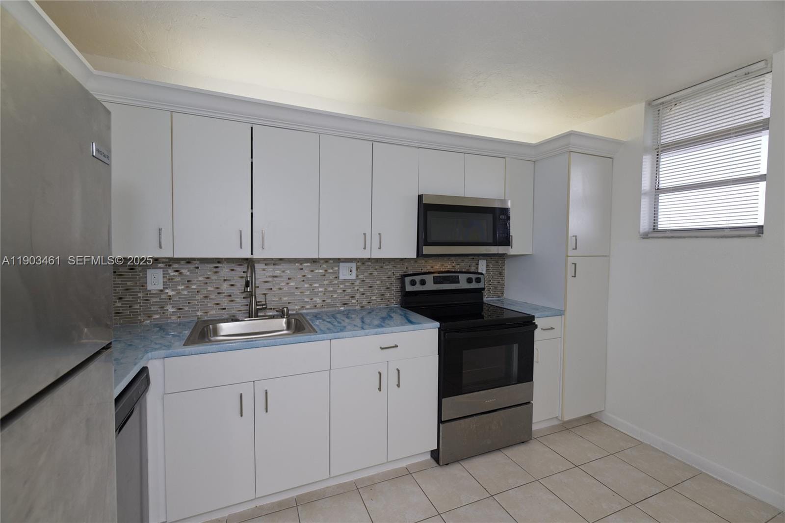 2903 N Miami Beach Boulevard 806 — photo 2