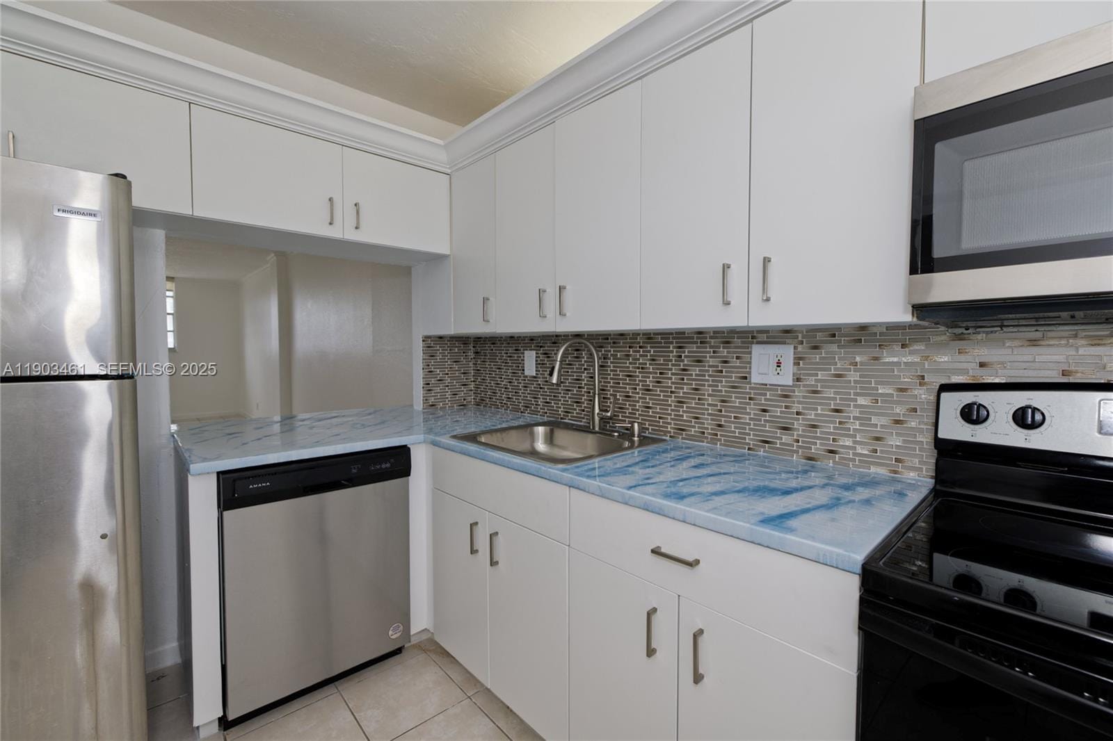 2903 N Miami Beach Boulevard 806 — photo 4