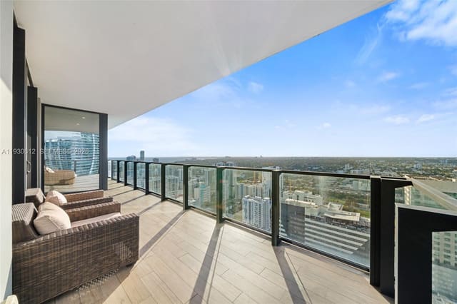 88 SW 7th Street 3212, Miami, FL 33130