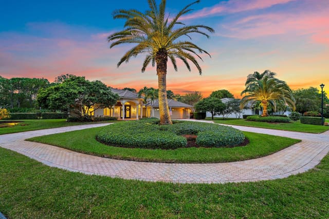 2609 SW Mayacoo Way E, Palm City, FL 34990
