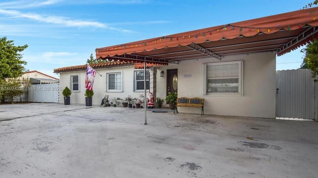 9980 SW 37th Terrace, sold in Rich Heights, Miami, FL