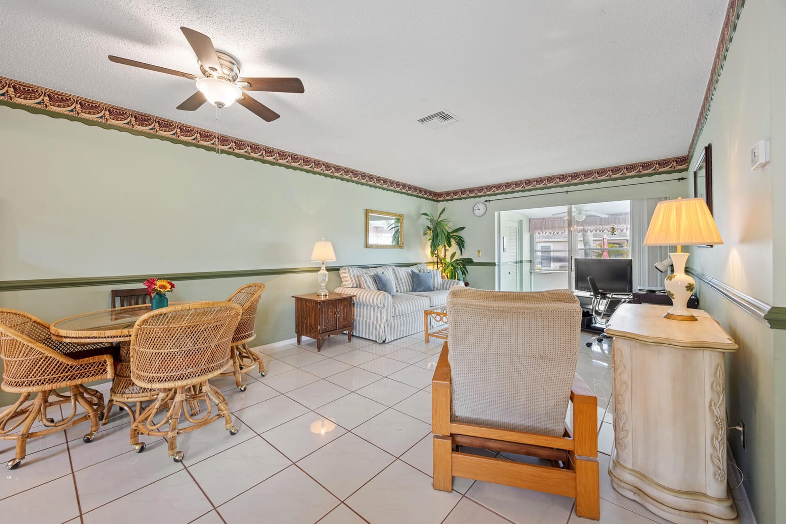 2747 Dudley Drive E A, West Palm Beach, FL 33415 photo 3