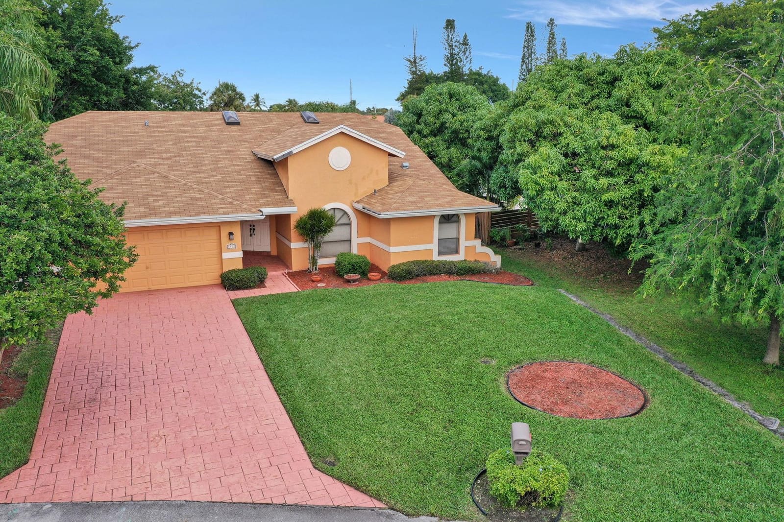 3 bedroom home for sale at 8507 83rd, Tamarac, FL 33321 — $575,000