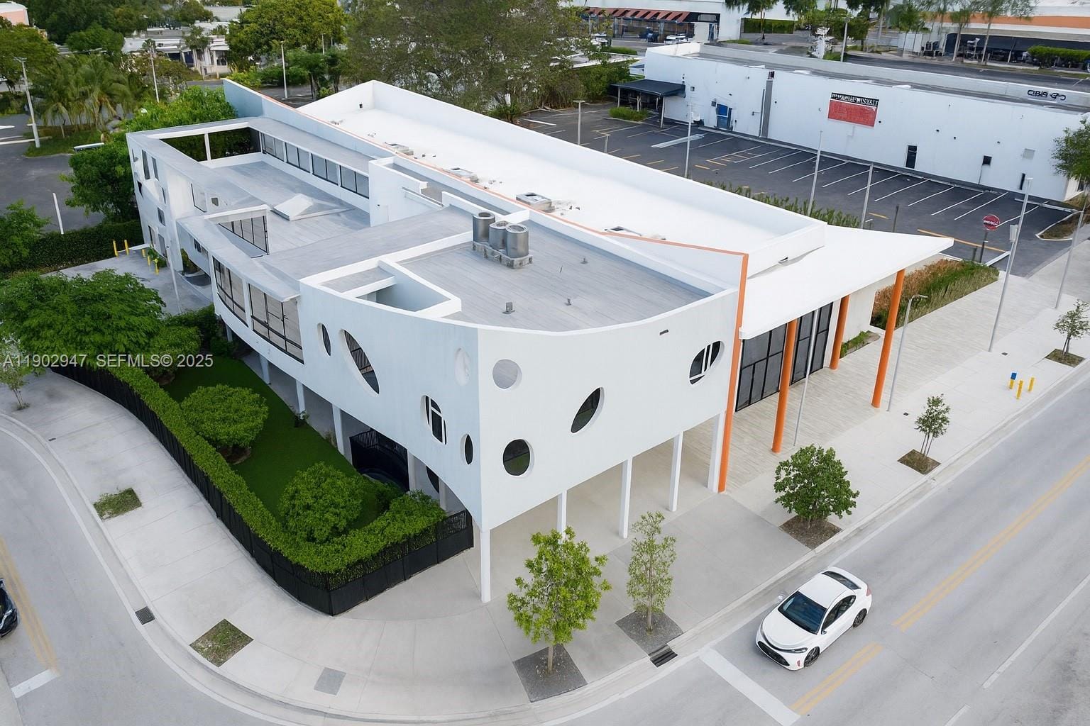 18651 NE 24th Place, Miami, FL 33180