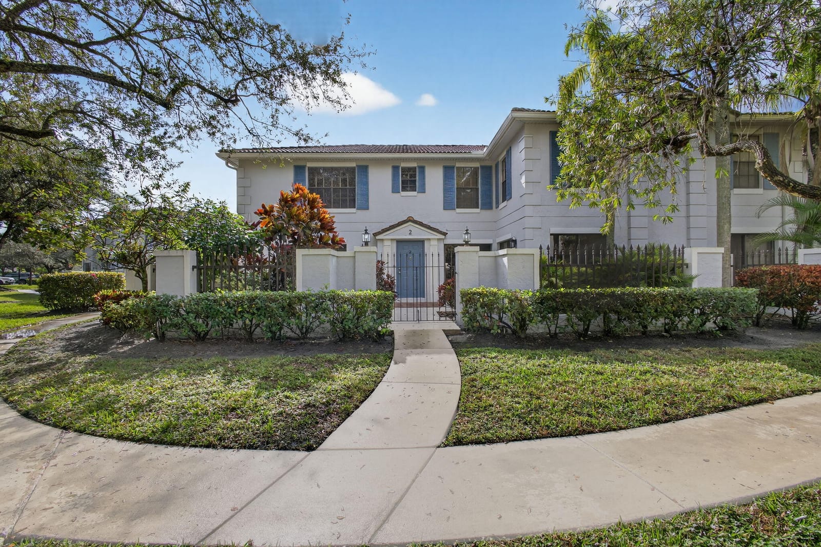 357 Prestwick Circle 2, Palm Beach Gardens, FL 33418