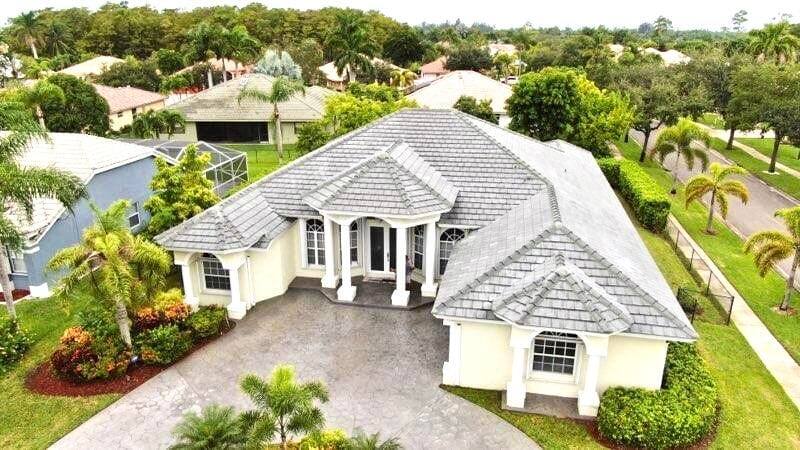 113 Sugarwood Crescent, Royal Palm Beach, FL 33411