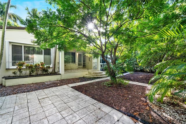 3415 Royal Palm Avenue, sold in Orchard Sub 2 & 3, Miami Beach, FL