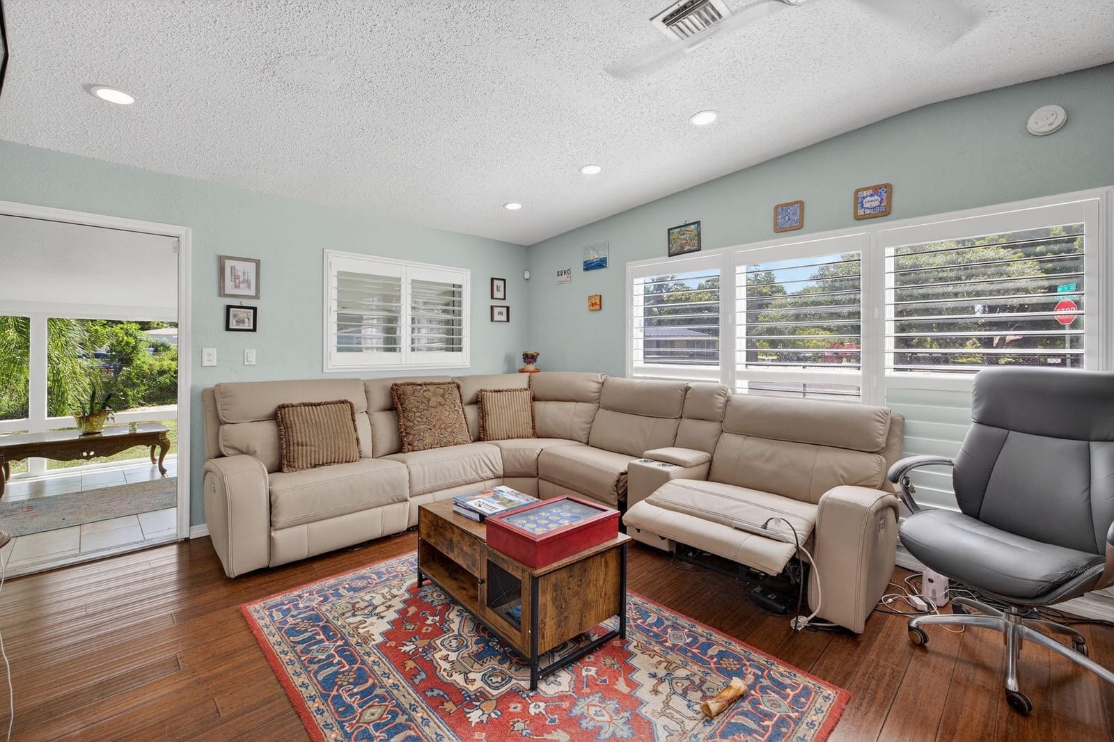 300 SW 25th Avenue — photo 9