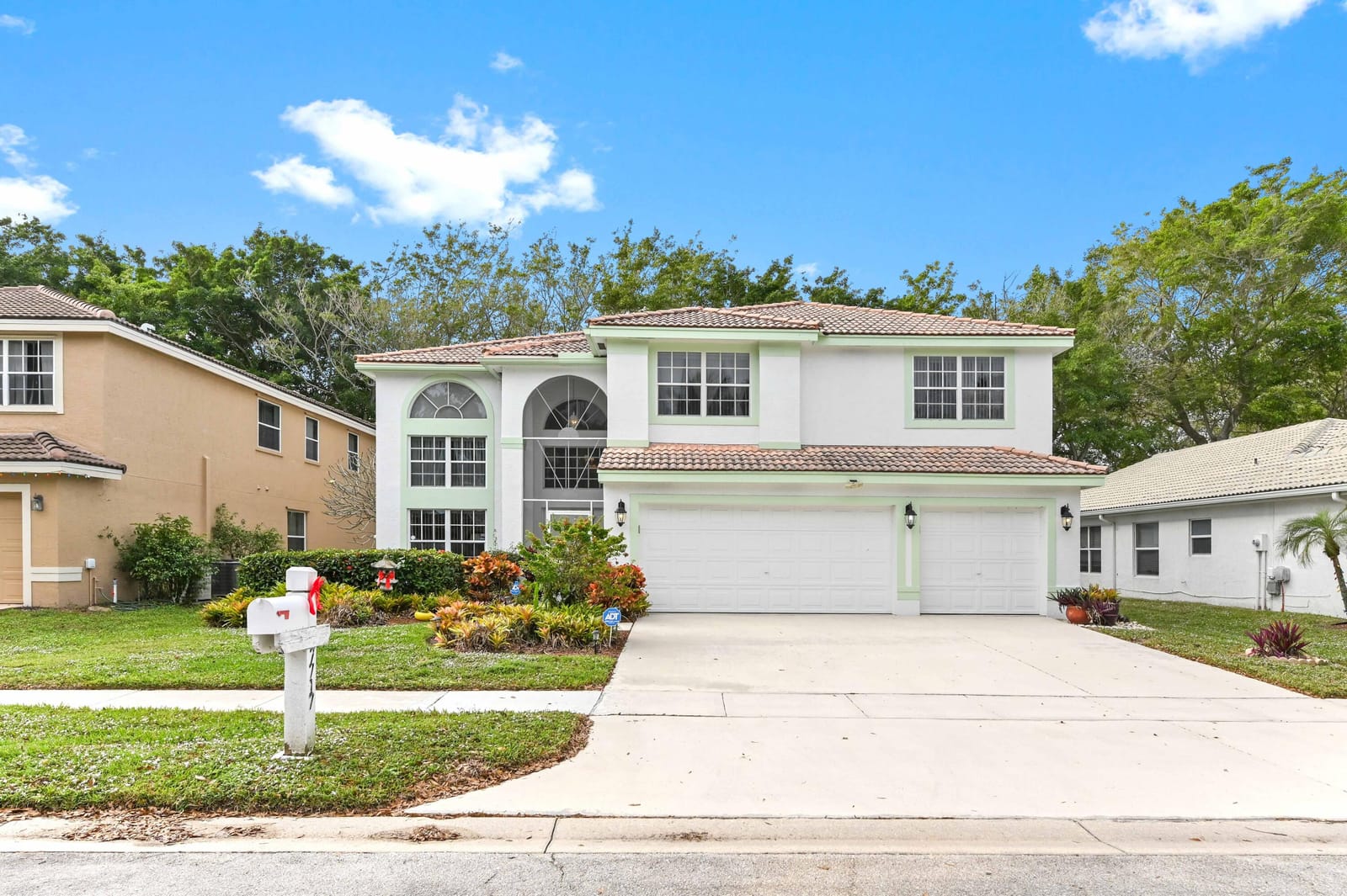 5 bedroom home for sale at 7717 Cedar Hurst, Lake Worth, FL 33467 — $699,900